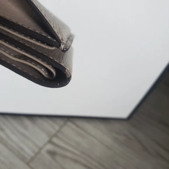 Fendi Small Wallet - Picture 11 of 12